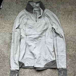 W’s Lululemon Runderful half Zip size 4